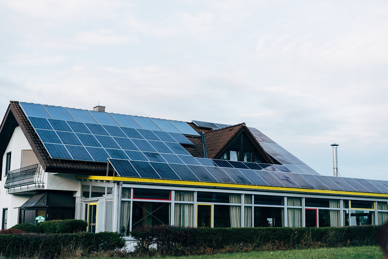 Photovoltaik-Dachanlagen – Kosten, Förderung und Einspeisevergütung