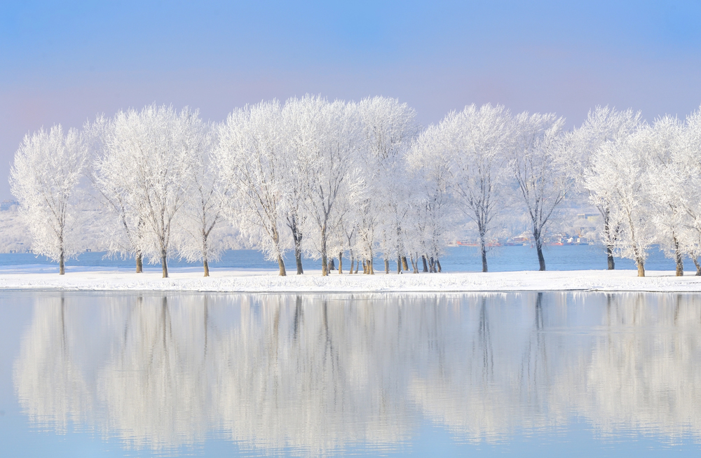 Still, klar, kalt: Warum Seen im Winter eine ganz eigene Magie haben